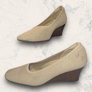Vivaia Square-Toe Wedge (Margot Wedge Pro) Almond Brown Womens Size 5.5-6